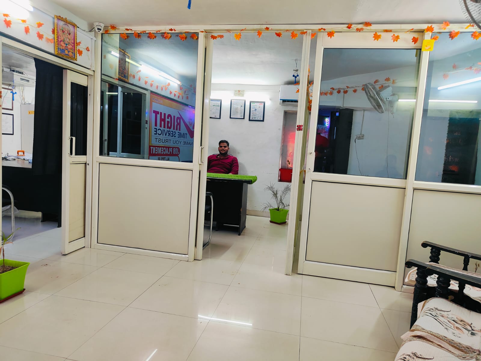 Consultation cabin where a RightTime Finance advisor meets clients